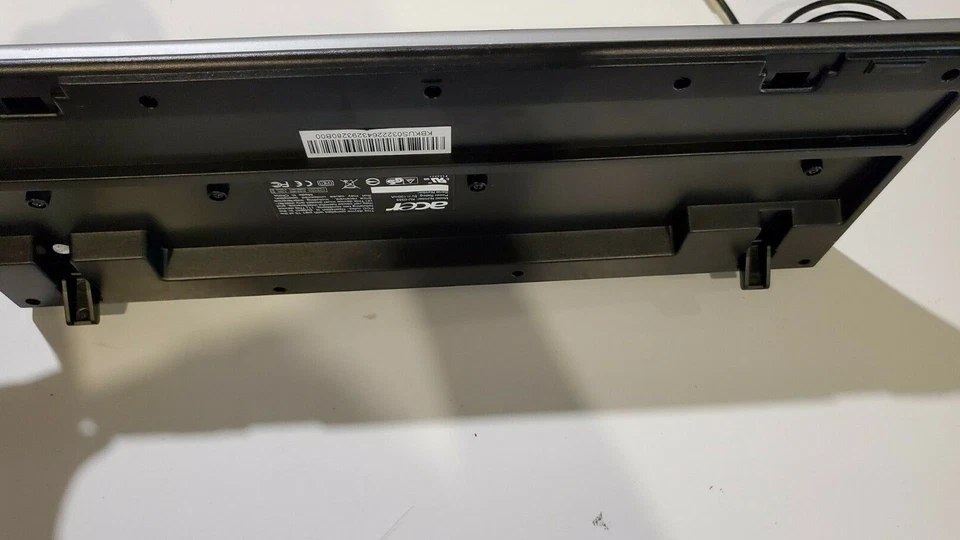 Teclado de oficina Acer USB plateado (con controles adicionales) Foto 3 de 4