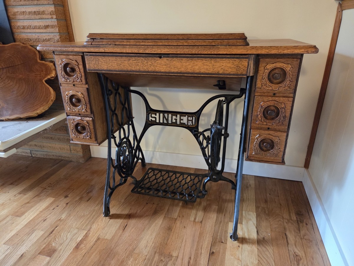 1910 Singer Model 15 Treadle 7-Drawer Carved Oak Cabinet Red Eye