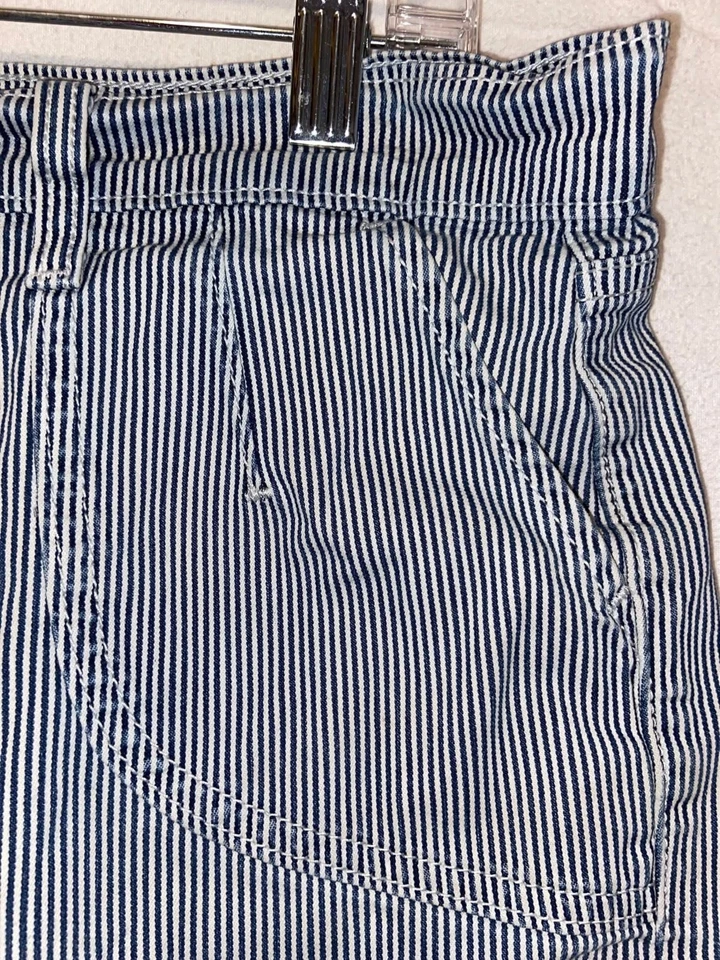 Pantalones Cortos Levi's 515 Para Mujer Talla 14 5 Pulgadas Entrepierna Azul Blanco Rayas Bolsillos Plisados Foto 2 de 4