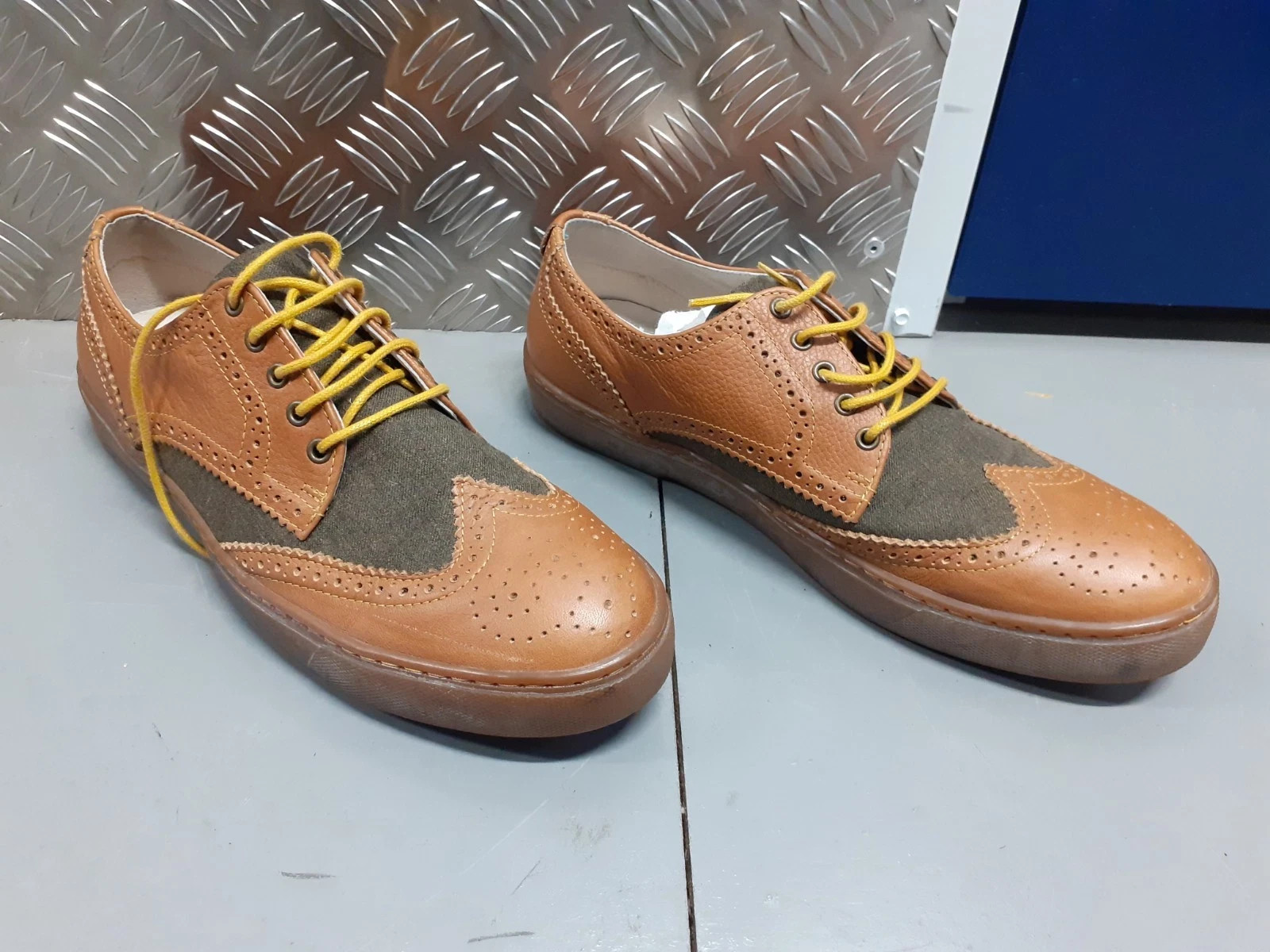 Fred Perry Laurel Wreath Rare Brown Brogues - UK8 EU42 Mint Condition