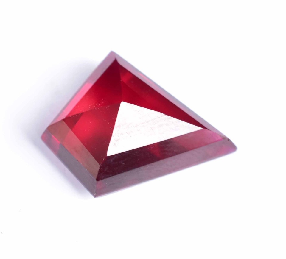 Rubis Naturel 54,40 Carats - Rouge Sang, Non Chauffé, Certifié GDL, Provenance Mogok