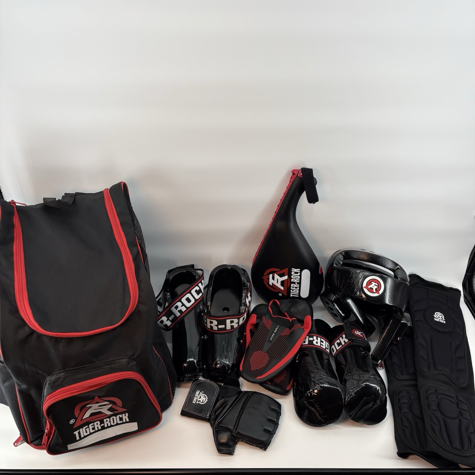 Lot of tiger rock martial arts sparring gear helmet adult large mma bag backpack