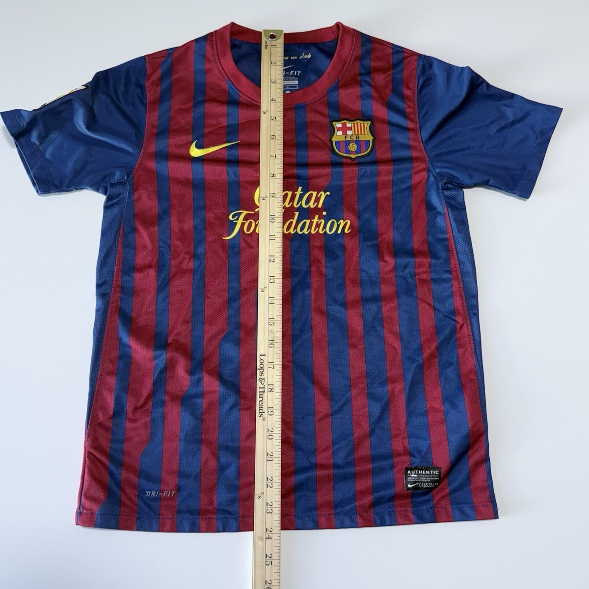 Nike FC Barcelona Jersey Size Large Boys 2011/2012 419877-486 Mint