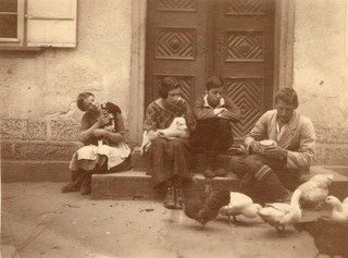foto giovani donne con cane ragazzo vintage 1923