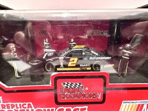 Racing Champions NASCAR W/ Pit Stop Crew # 2 Rusty Wallace 1:43 Scale Diecast - Picture 2 of 7
