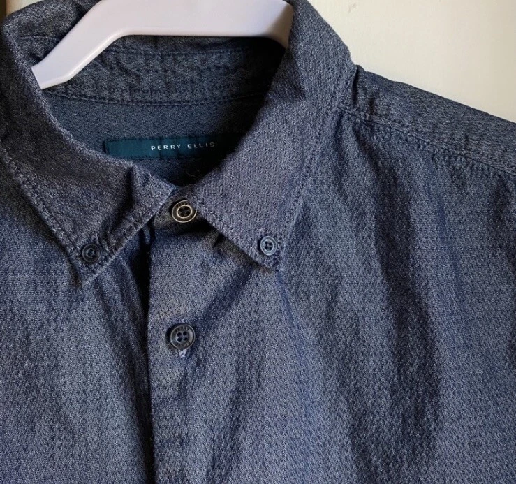 Perry Ellis Mens Button Down Textured Shirt Dark Blue Medium Denim EUC - Image 2 of 4