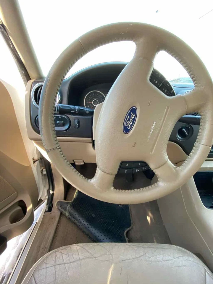 Used Front Outer Drive Axle Shaft fits: 2005 Ford Expedition Front Axle outer cv - Image 4 of 4