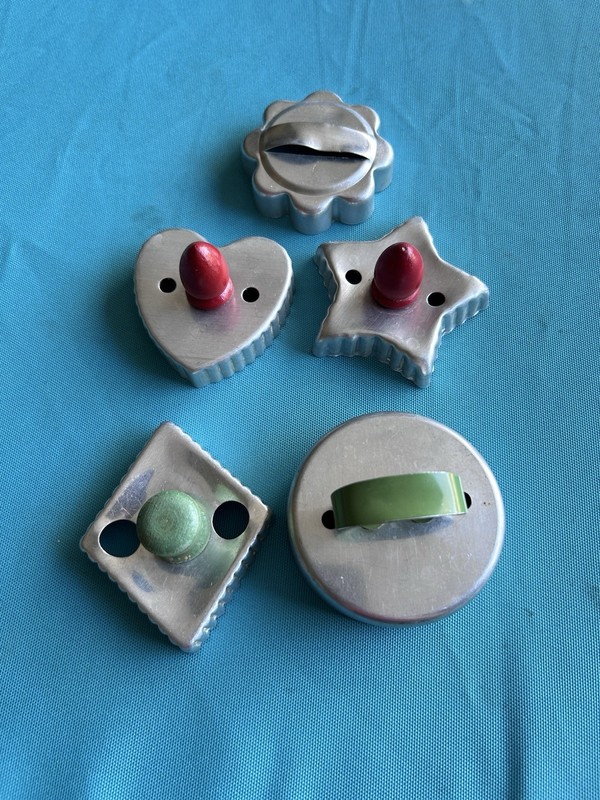 Lot of 5 Vintage Cookie Cutters