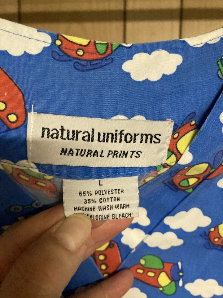 Scrub top Natural Uniforms Large Airplane Print 2 Front pockets Preowned  - Image 3 of 4