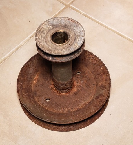 Miscellaneous Parts From John Deere 115 42 Lawn Tractor - Picture 19 of 32