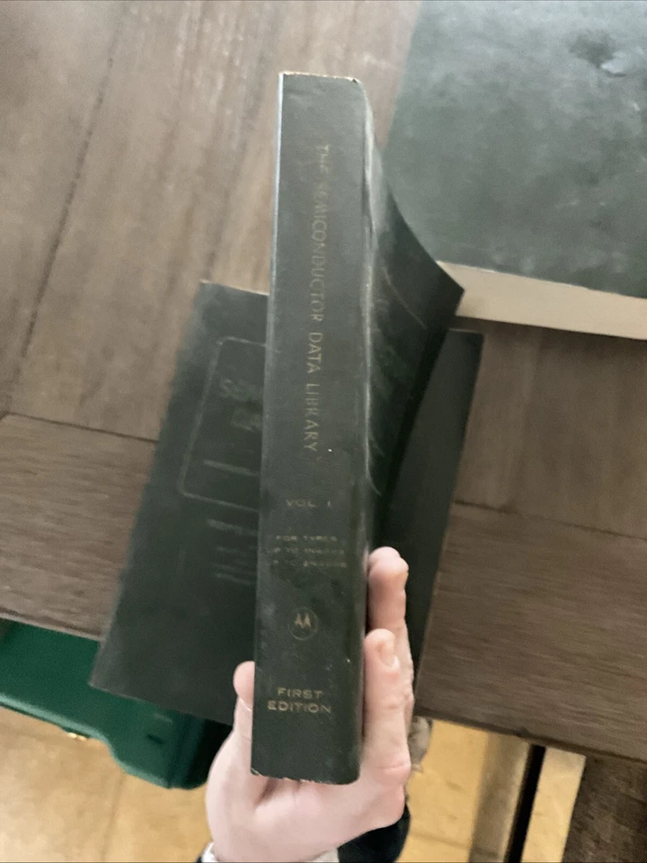 SEMICONDUCTOR 数据图书馆摩托罗拉。 卷 1,2,参考体积 — 第 4/4 张图片