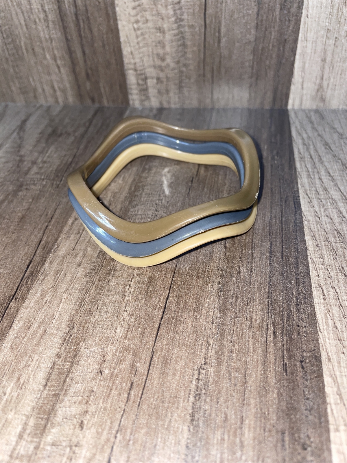 Vintage 1980s Stackable Bangle Bracelets Wavy Ben… - image 1