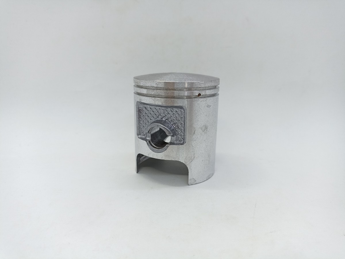 Kawasaki KS125 KE125 KD125 Piston Size 0.50 NOS Japan 13029-1045