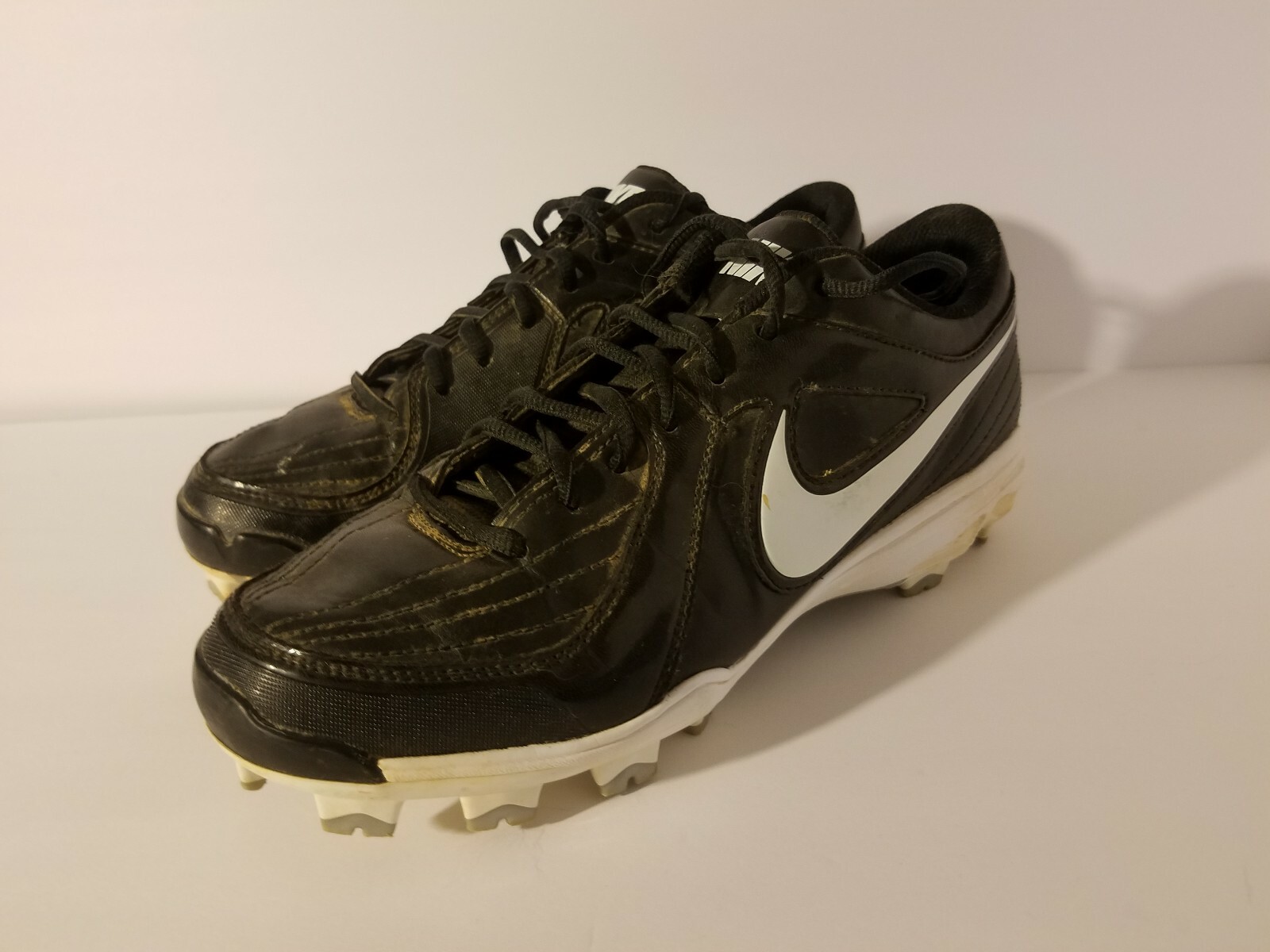 white nike softball cleats