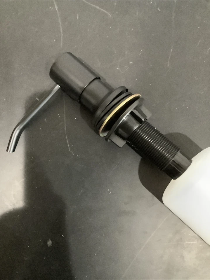 Dispensador de jabón negro hunington latón P0145449 Foto 4 de 4