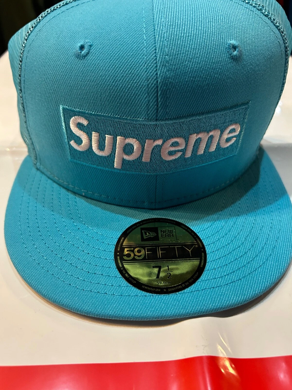 chapeau maille logo boite suprême nouvelle ère sarcelle neuf 71/2