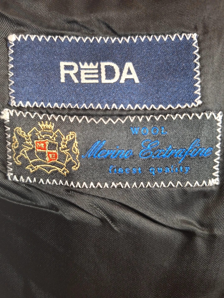 Terno masculino Lubiam 2 peças 46L 40X32 preto 3 botões vermelho Itália DV lã - Imagem 2 de 4