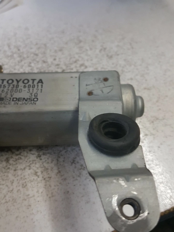 Motor techo corredizo Toyota Land Cruiser 91-97 OEM 85730-60011 Foto 2 de 4