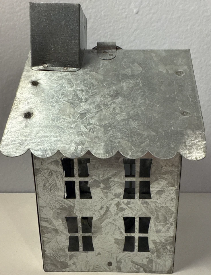 Casa de metal galvanizado con luz de té casa de campo decoración del hogar acogedor campo Foto 3 de 4