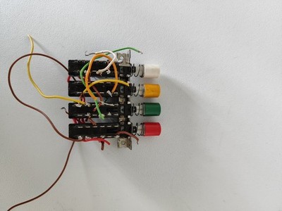 Brawa 2757  - Signalschalter vierfach - für Bastler mit angelöteten  Kabelresten