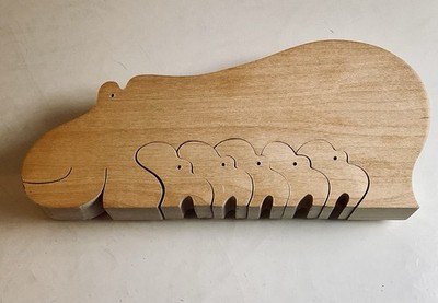 Naive Kunst Holz Nilpferd Familie Puzzle in Schachtel Arbor Arts Sabo Oguro Design 1980er