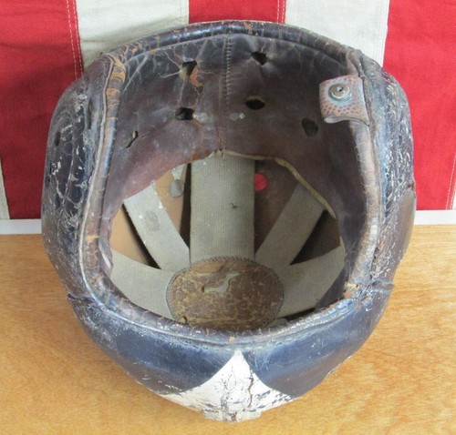 Vintage 1930s Antique Leather Football Helmet Blue White Arrow Top Great Display - 第 9/11 張圖片
