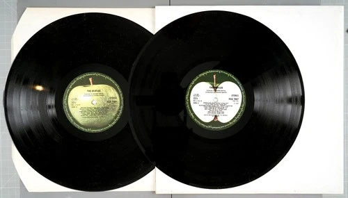 The Beatles – White Album 2LP UK Apple 4 Portraits + Poster VG