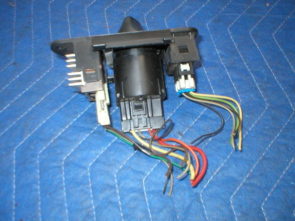 1993 -97 Headlight Control Switch W/ Fog Light 1993-1997 Chevy Z28 Camaro GM OEM - Image 2 of 4