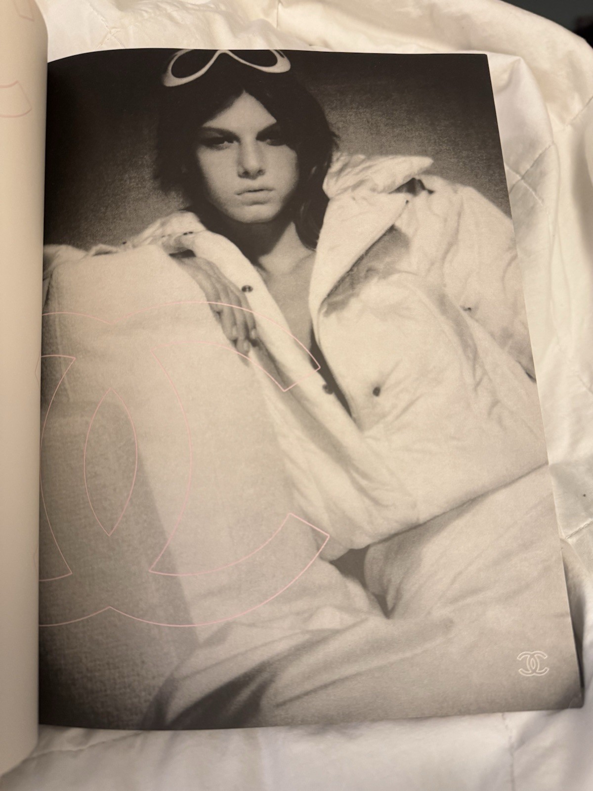 Chanel Lookbook Fall/Winter 2000 model Angela Lindvall Karl Lagerfeld thumbnail 12