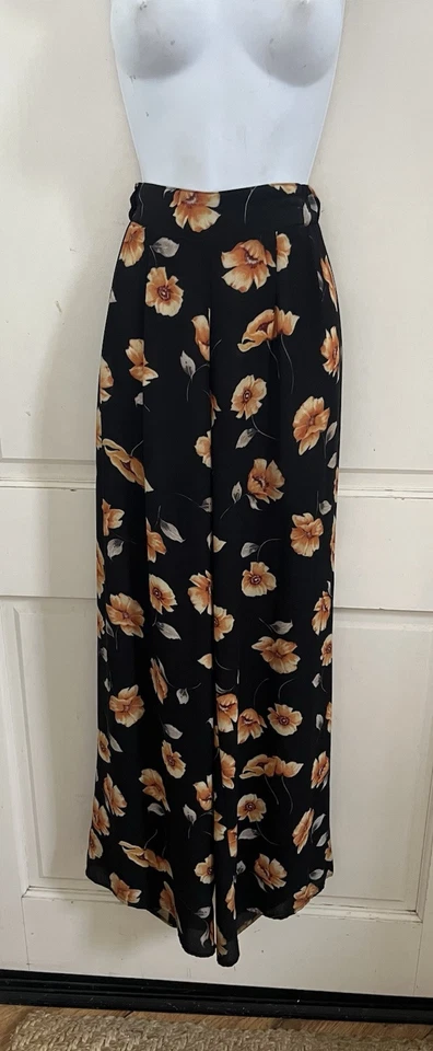 ¡FOREVER 21 NUEVO! Pantalones negros/dorados florales sedosos tiro alto pierna ancha talla S Foto 2 de 4
