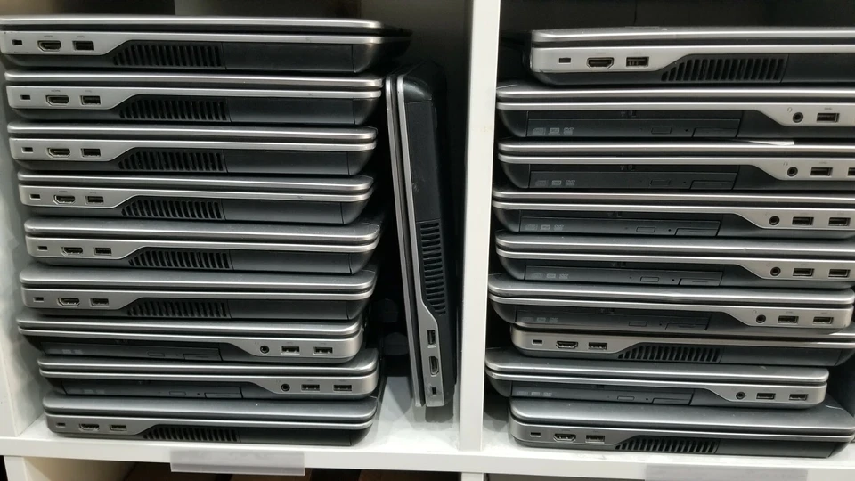 Dell Latitude E6540 · i7-4810MQ · 16GB · 960GB, photo 3 sur 3