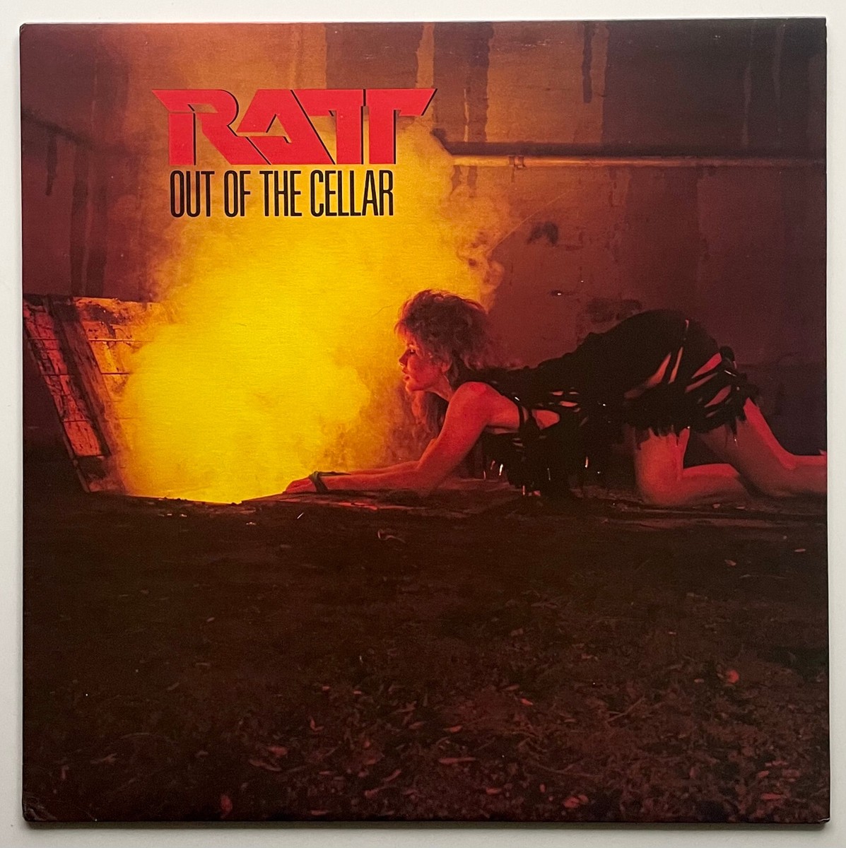 ORIGINAL Vtg 1984 RATT Album OUT OF THE CELLAR Record ROUND