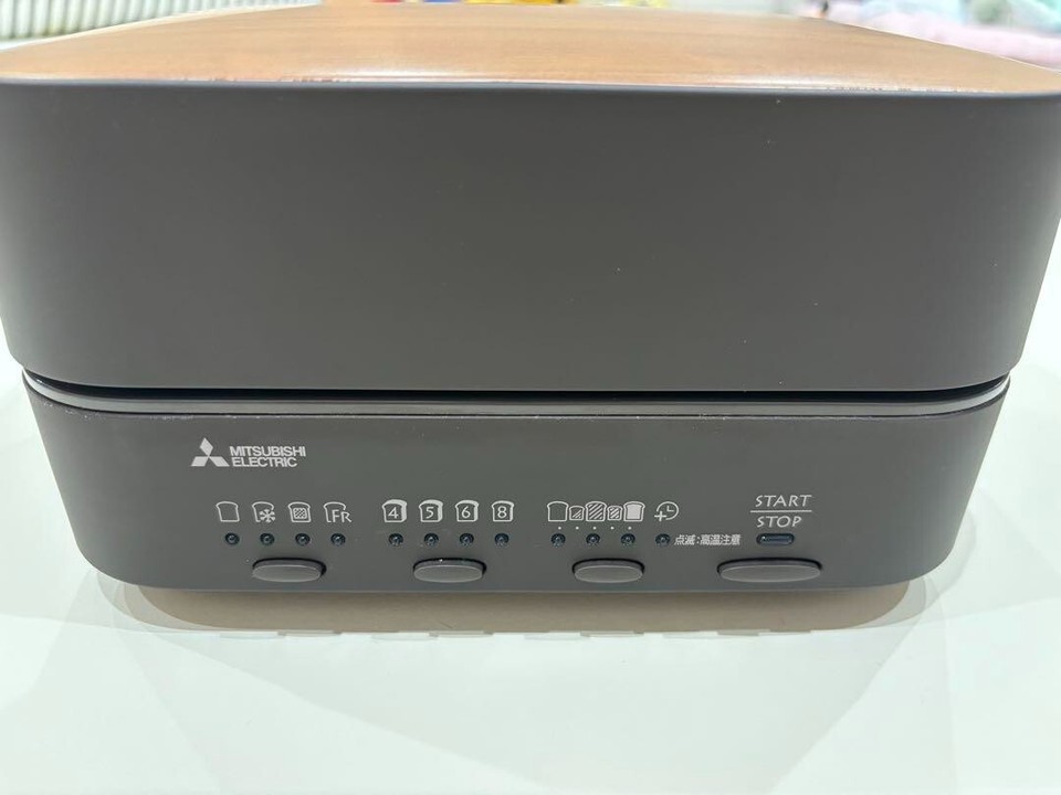 Mitsubishi Electric Bread Oven TOST1T Retro Brown Toaster 930W AC100V
