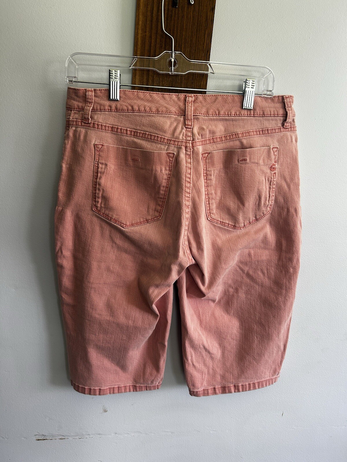 Gloria Vanderbilt Women’s Short Bermudas Stretch Mid Rise Size 4 Pink Blush thumbnail 2