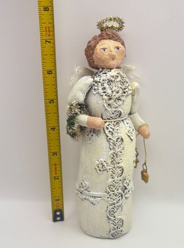 Vintage Primitive Angel Christmas Figurine Holding Wreath and Stars Rustic - Picture 3 of 8