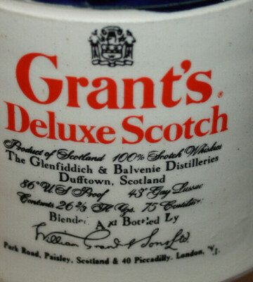 GRANT's DELUXE SCOTCH WHISKY Vintage Stoneware BOTTLE - JUG GRANT's DELUXE SCOTCH WHISKY Vintage Stoneware BOTTLE - JUG