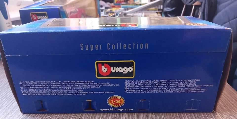 Bburago Ford Focus, automodello scala 1:24 -cod. 0118 , vintage (1684) - Immagine 3 di 4