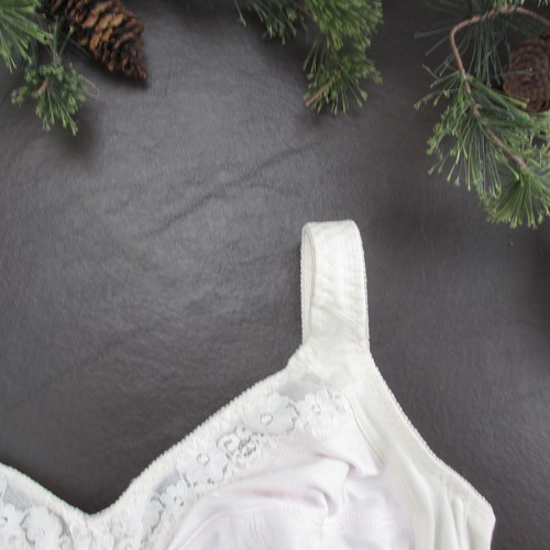 Cabernet Bra Size 40C White Padded Wireless Adjustable Clasp Back - Picture 5 of 12