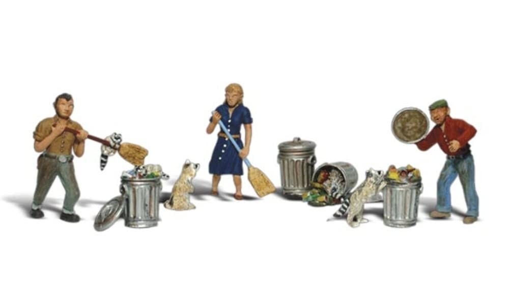 Woodland Scenics N People & Pesky Raccoons