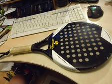 Padel Artengo pr 700 usado con alguna rozadura España