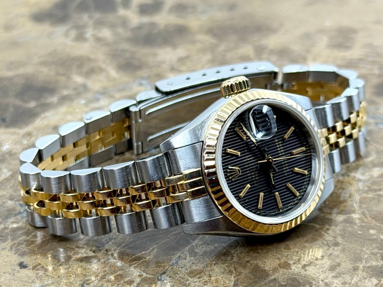 Rolex Lady Datejust 26mm Automatic 18k Gold / Steel Box Papers 69173 image 3