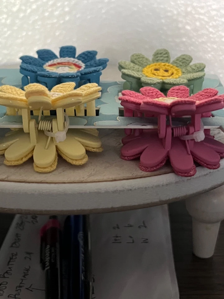 NEW Piper K  Hair Clips Set Of 4 Multicolored Crocheted Flowers Bohemian Hippie - Image 2 of 4