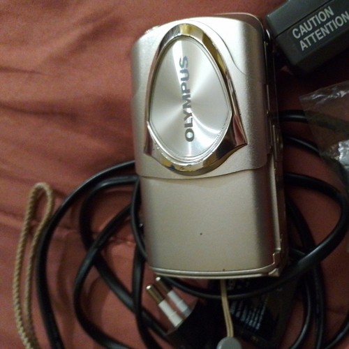 OLYMPUS mju 400 Digital Camera, Boxed Accessories Charger,Battery SPARE repair - Picture 13 of 15