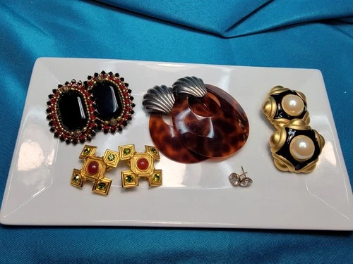 5 Pairs Of Amazing Vintage Costume Jewelry Earrings