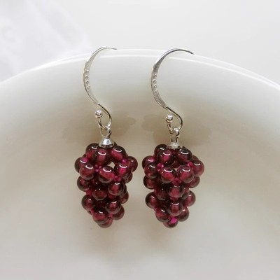 1Pair Natural Wine Red Pomegranate Jade Earrings Resembling A String of Grapes