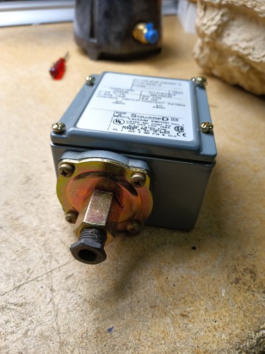 SQUARE D 9016 GAW-2/C VAKUUMSCHALTER 100 PSIG 6,9 BAR BRANDNEU - Bild 2 von 4