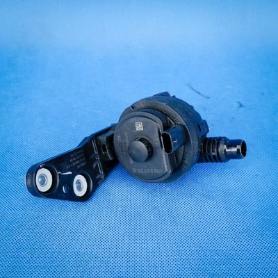 Poignée de pompe à eau supplémentaire BMW X5 G05 X6 G06 xD 30d 8477210 8474821 - Photo 1/4