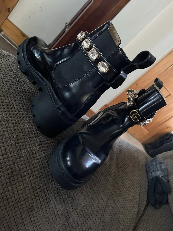 Botas Gucci Mujer Talla 41/7.5 EE. UU. Bordadas Negras con Estrellas Abejas Doradas Firma Foto 2 de 4