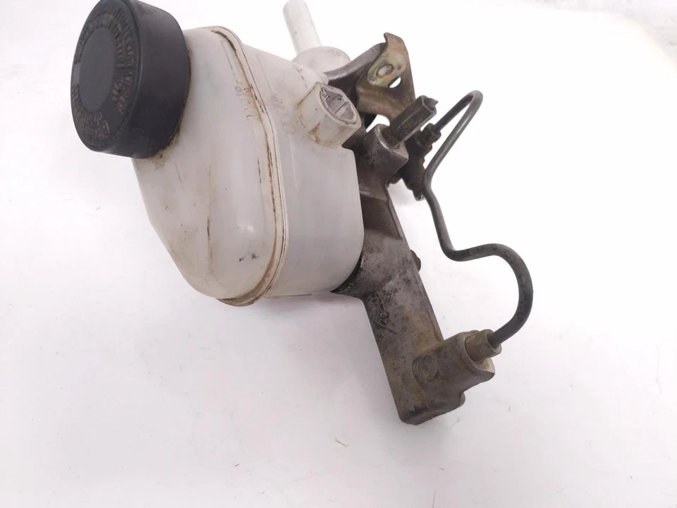 Cilindro maestro de refuerzo de freno Toyota Tacoma 2001-2004 47201-04060 Foto 3 de 4