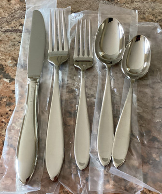 NEW OBERON Wedgwood 18/10 Stainless 5 Piece Place Setting Unused Flatware China